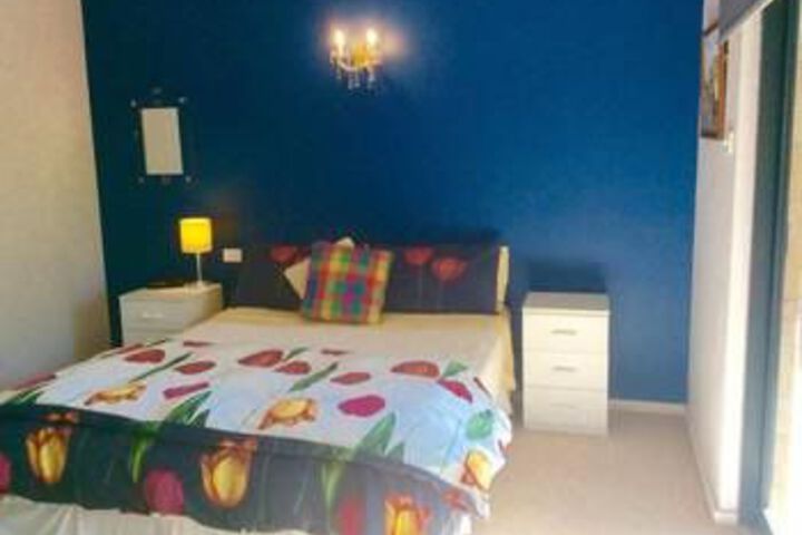 Room 4 of 10