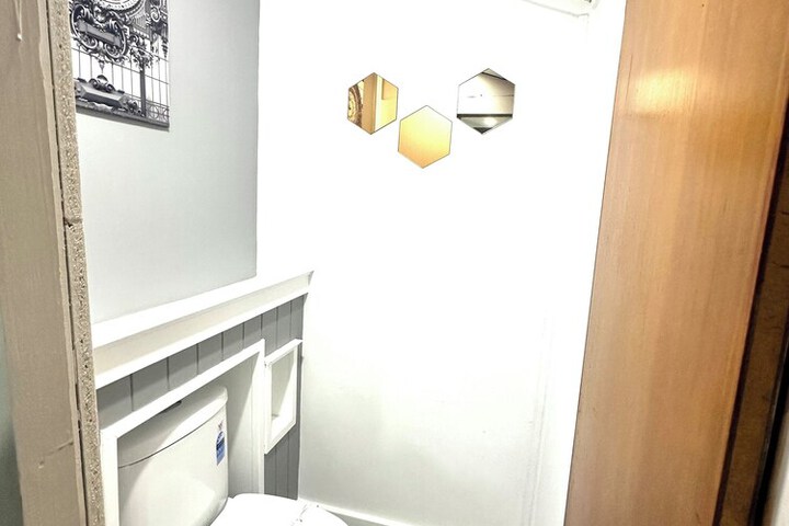 Room 120 of 180
