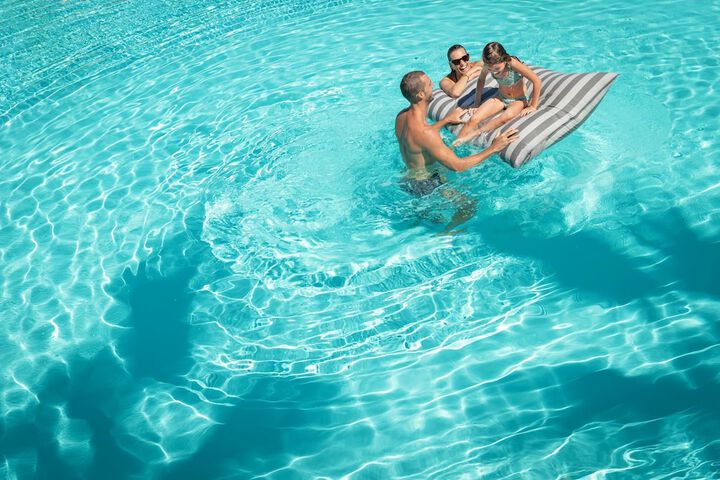 Pool 94 of 562