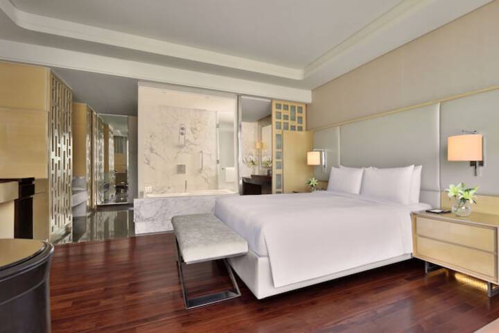 Room 15 of 62