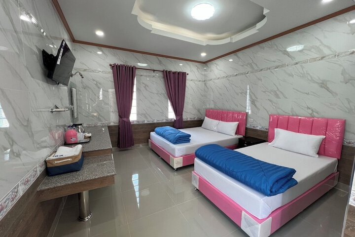 Room 15 of 43