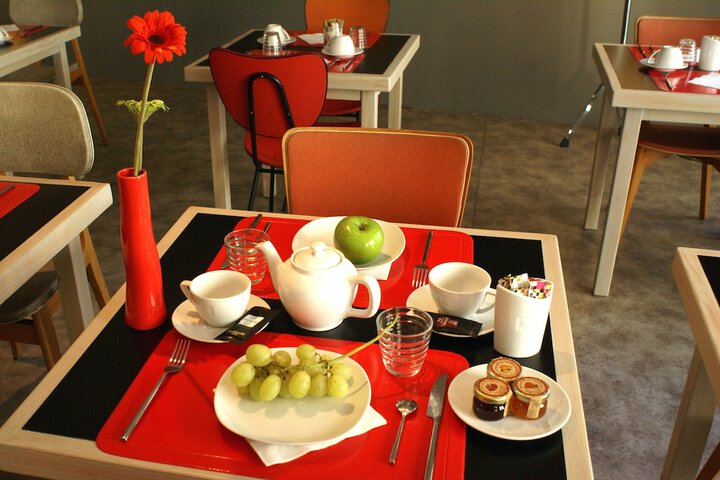 Breakfast/Coffee Service 32 of 37