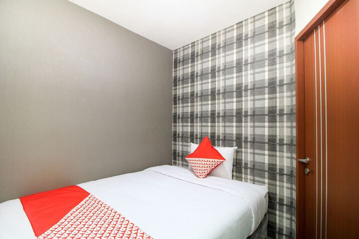Room 6 of 22