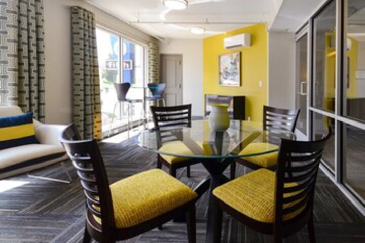 Hotel Interior 8 of 28