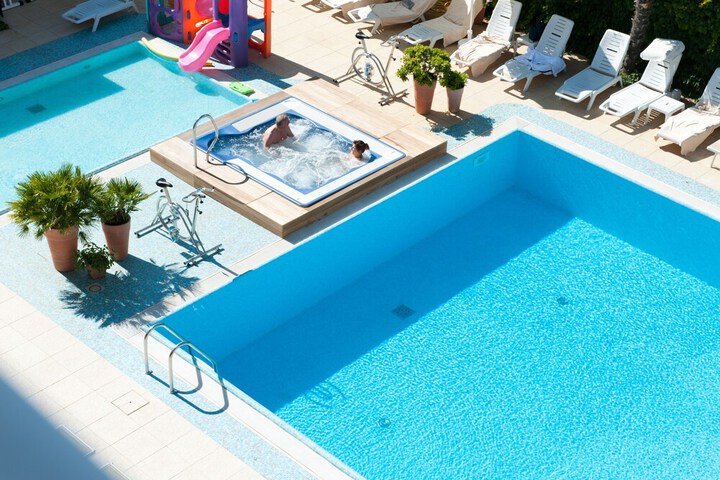 Pool 52 of 78