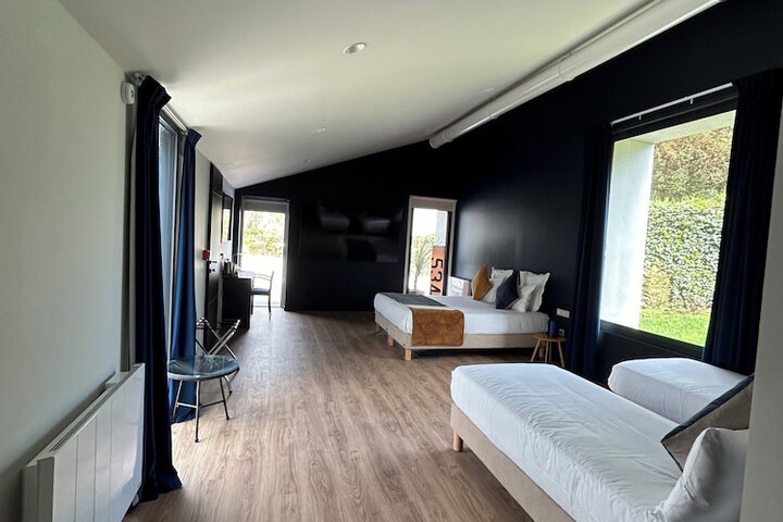 Room 6 of 31