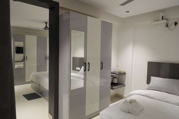 Room 13 of 51