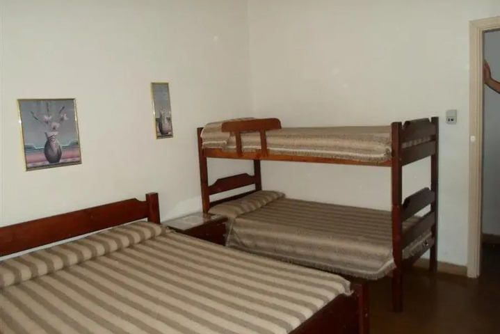 Room 4 of 12