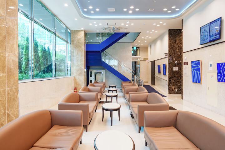Entrance & Lobby