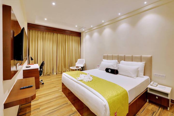 Room 10 of 32