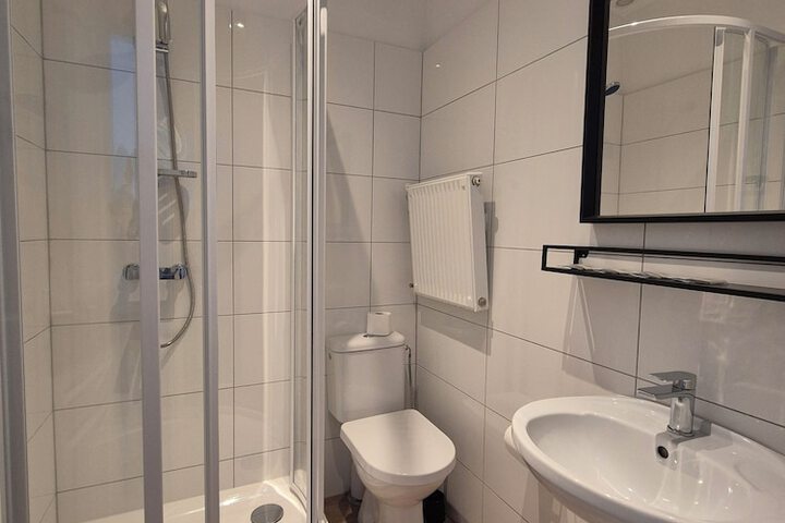 Room 44 of 60