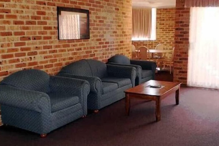 Room 10 of 25