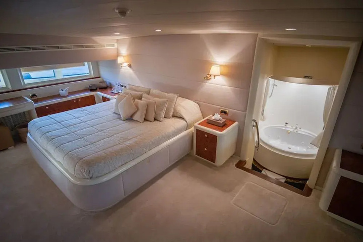 Room 3 of 16