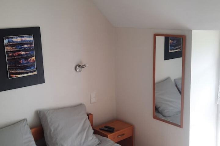 Room 3 of 21