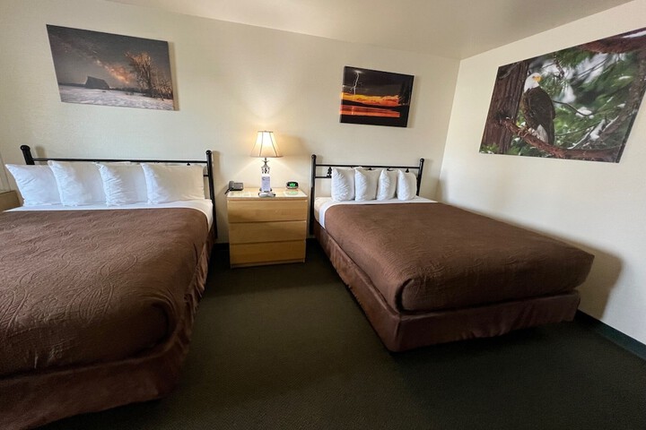 Room 32 of 80