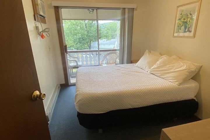 Room 36 of 342