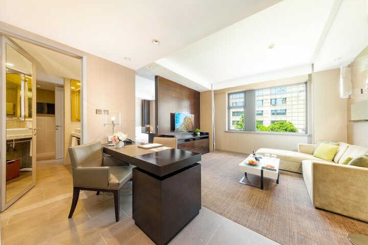Room 45 of 106