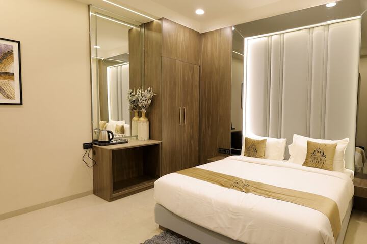 The Meera Hotel