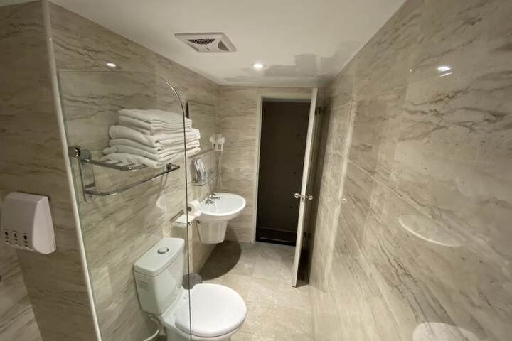 Room 10 of 44