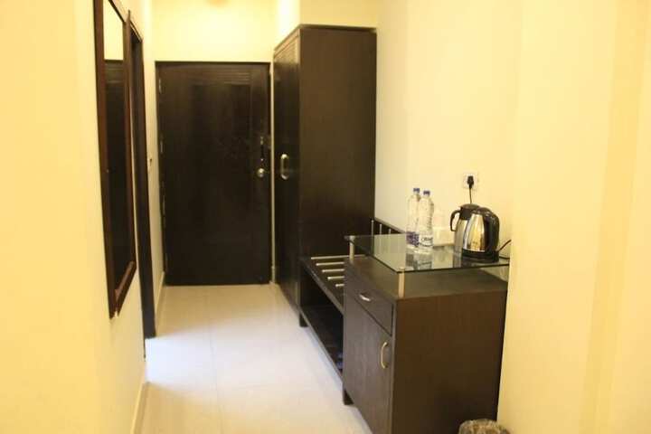 Room 4 of 11
