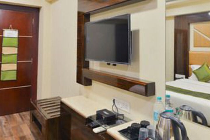 Room 20 of 38