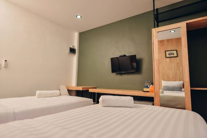 Room 9 of 65