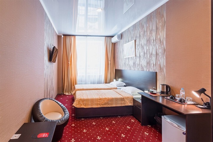 Room 33 of 82