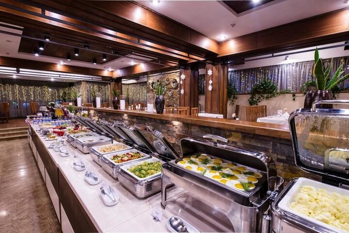 Dining Photos