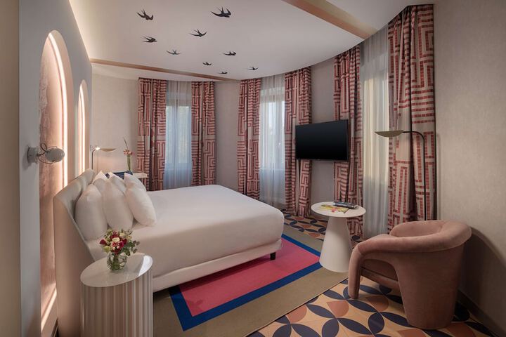 Room 50 of 79