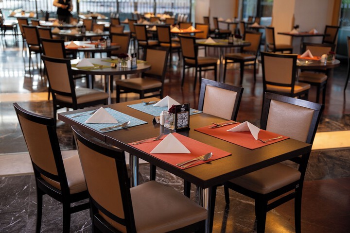 Dining 55 of 93