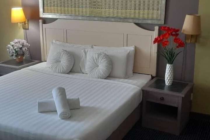 Room 205 of 650