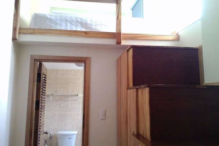 Room 16 of 32