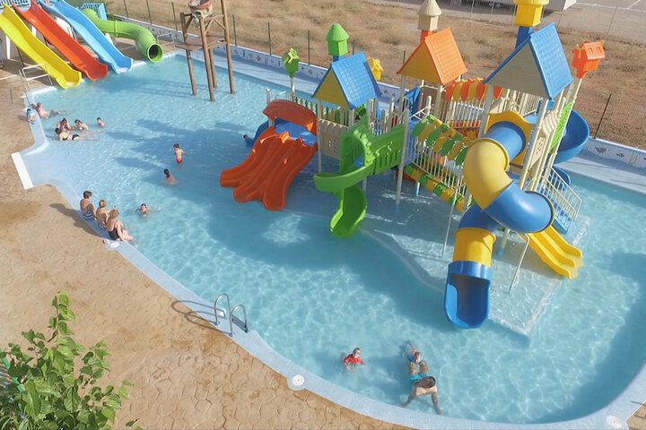 Hotel Pool