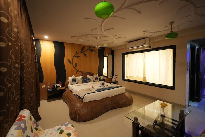 Room 15 of 34
