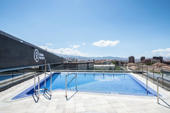 Hotel Pool