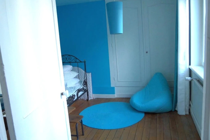 Room 3 of 12