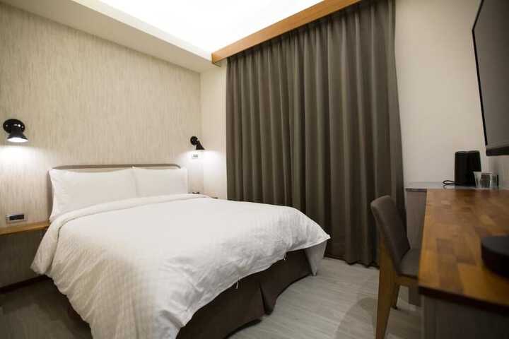 Room 4 of 34