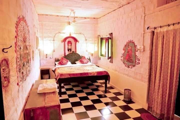 Room 4 of 42