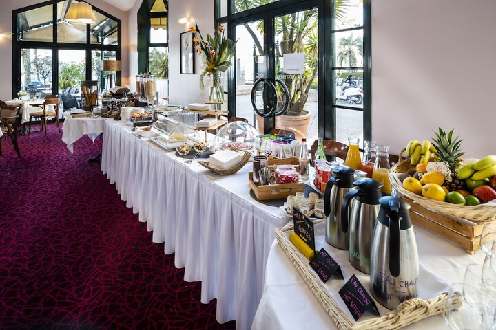Breakfast/Coffee Service 17 of 30