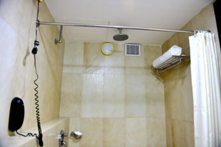 Room 4 of 20