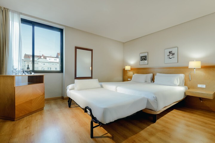 Room 6 of 42