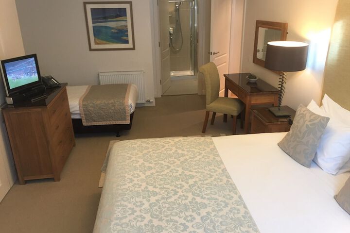 Room 2 of 49