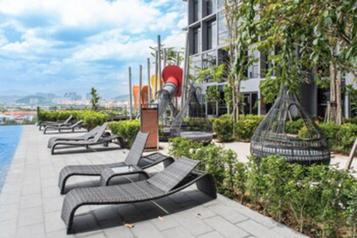 Sundeck 55 of 58