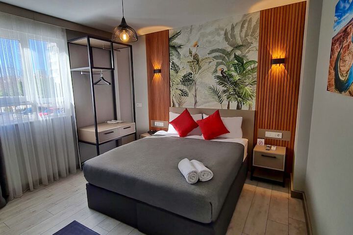 Room 6 of 55
