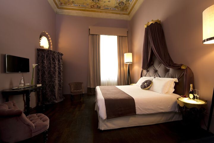 Room 6 of 23