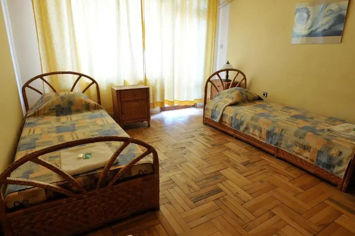 Room 2 of 8