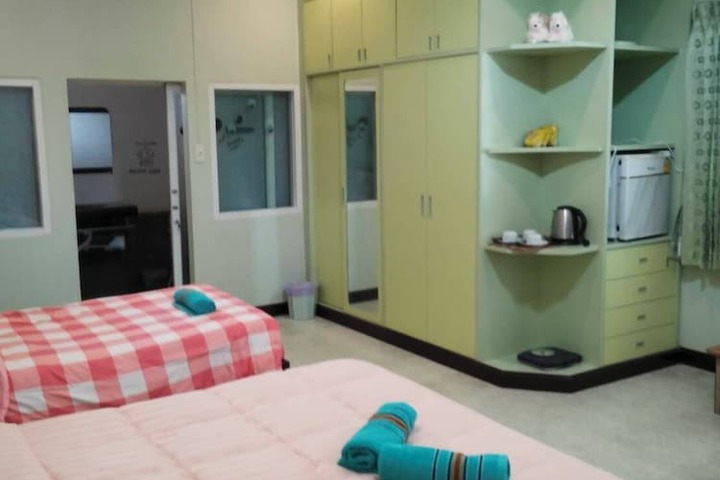 Room 2 of 9