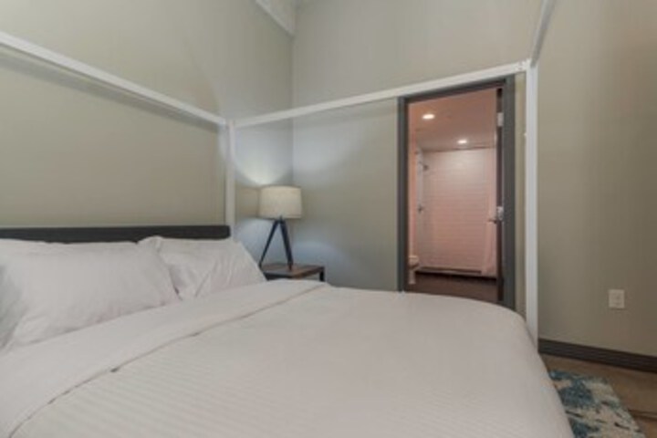 Room 7 of 57
