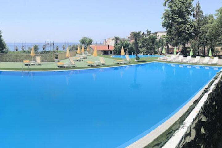 Pool 41 of 65