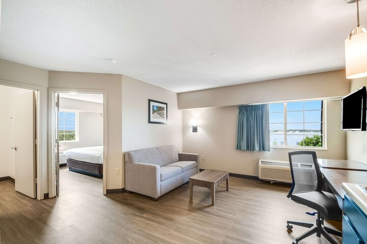 1 King Bed Efficiency (1 of 14)